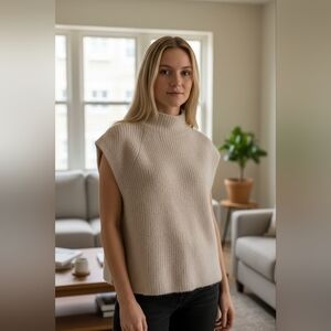 ARITZIA Wilfred Cream Sweater Vest